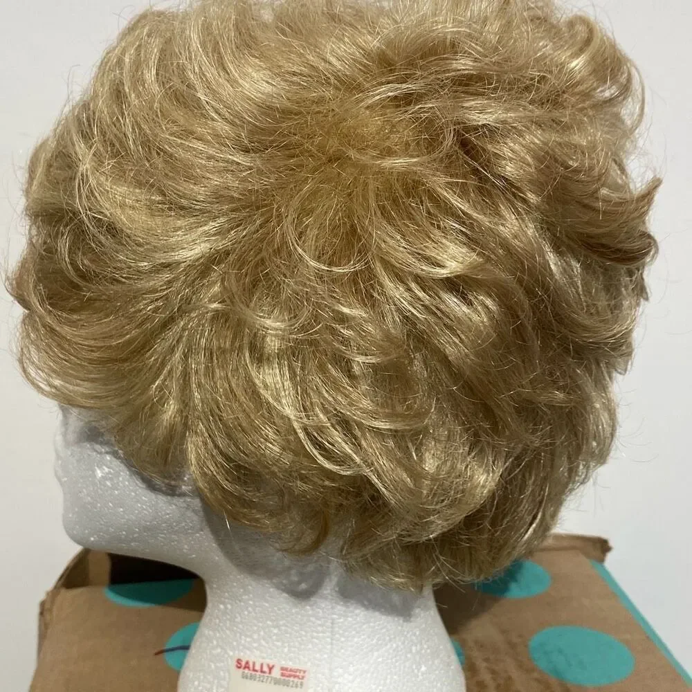 Paula Young Women's A4026 Chantal-A 4/88A Golden‎ Wheat Wavy Short Wig NWT